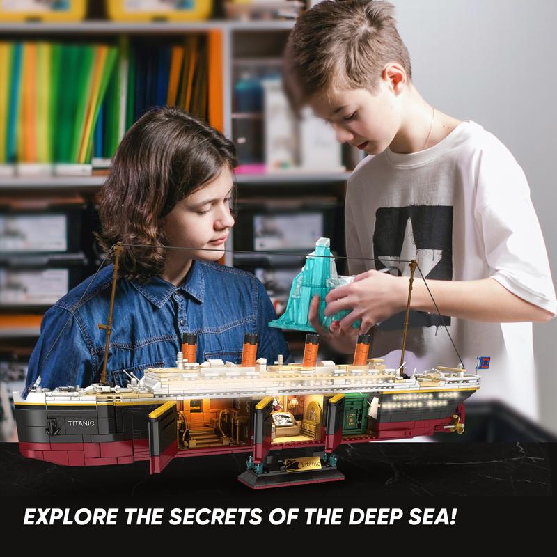 Titanic 2288PCS Building Set – Iceberg Scene, Visible Cabins & Light Strip